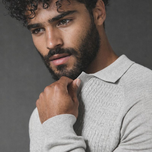 Miguel - Polo de Malha Canelada Premium em Cinza Claro